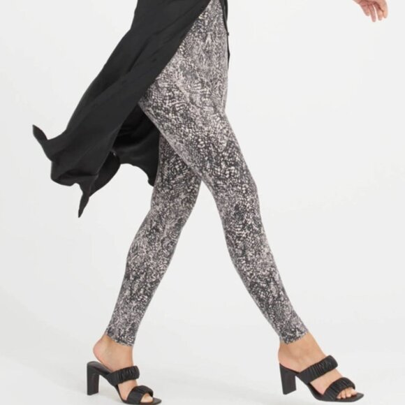 New w/Tags SPANX Faux Leather Snake Shine Leggings in Grey Snake, Small - Picture 2 of 11